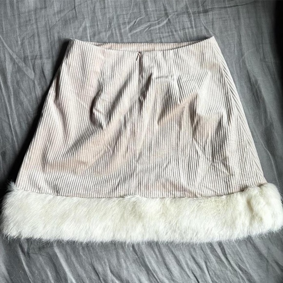 Fur Hem Pink Skirt - Picture 6 of 6